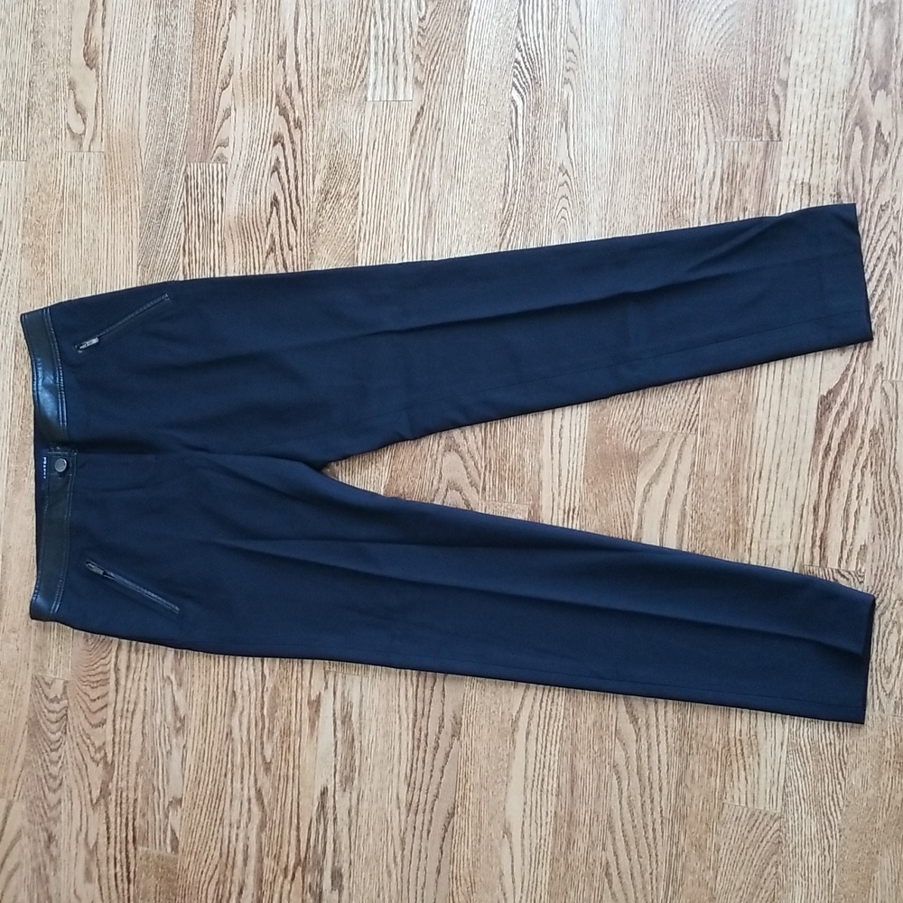 (4) Jones New York Signature Stretch Skinny Pant with Faux Leather Details